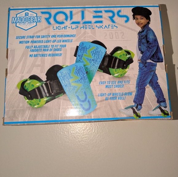 Kids Shoe Light Up Heel Skates - Picture 3 of 4